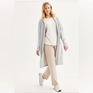 NWT Tek Gear Ultra-soft Fleece Wrap. Size XL. Grayish color. New. Never worn.